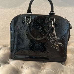 LOUIS VUITTON ALMA PM BLACK VERNIS PATENT PRELOVED HANDBAG